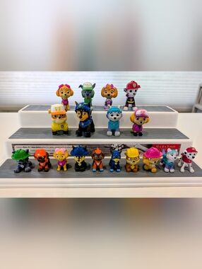 PAW Patrol Figure Mega Lot - 18 Pieces